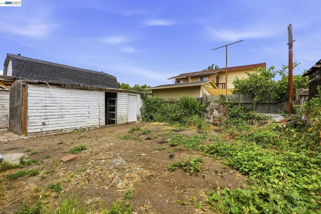 1735 Auseon Avenue Oakland CA 94621