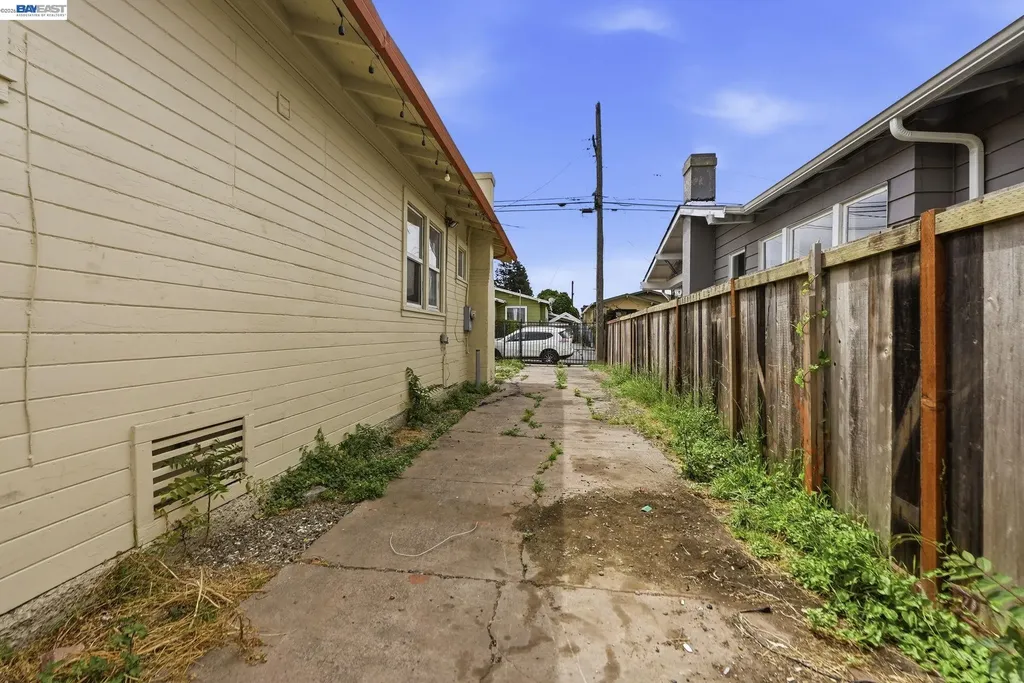 1735 Auseon Avenue Oakland CA 94621