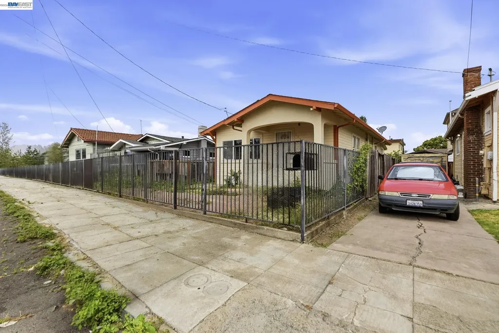 1735 Auseon Avenue Oakland CA 94621