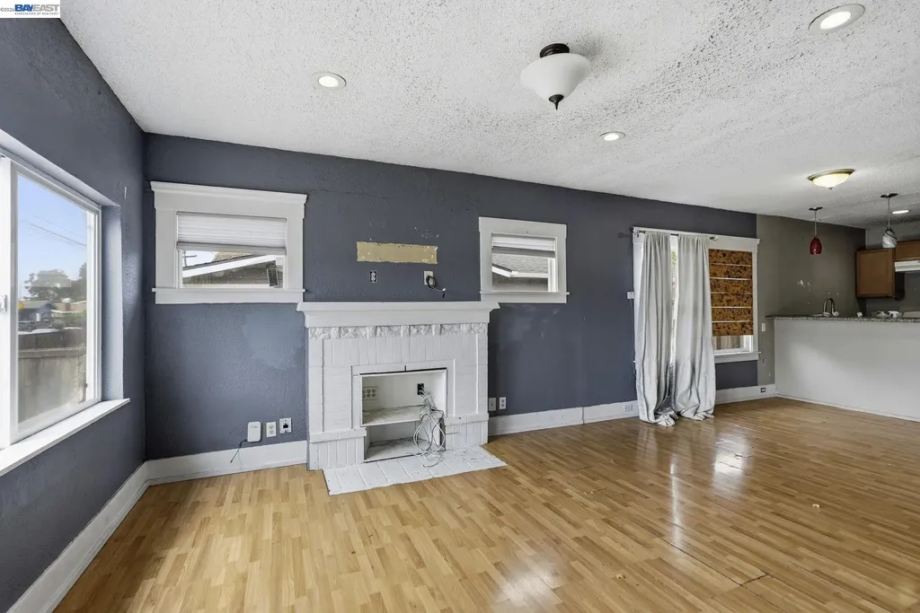 1735 Auseon Avenue Oakland CA 94621