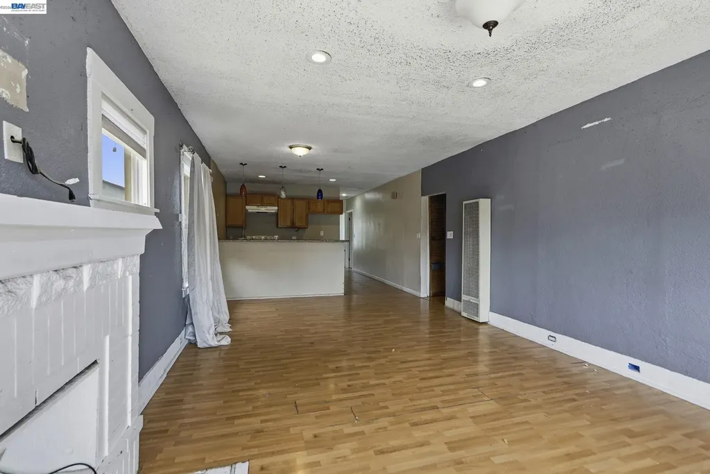 1735 Auseon Avenue Oakland CA 94621