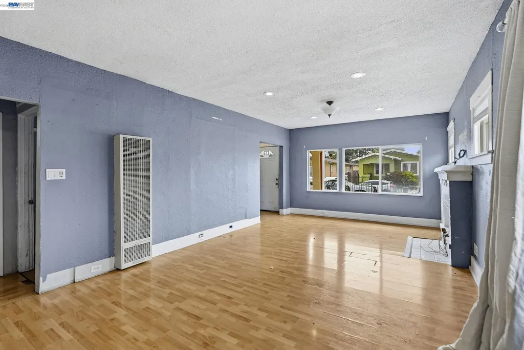 1735 Auseon Avenue Oakland CA 94621