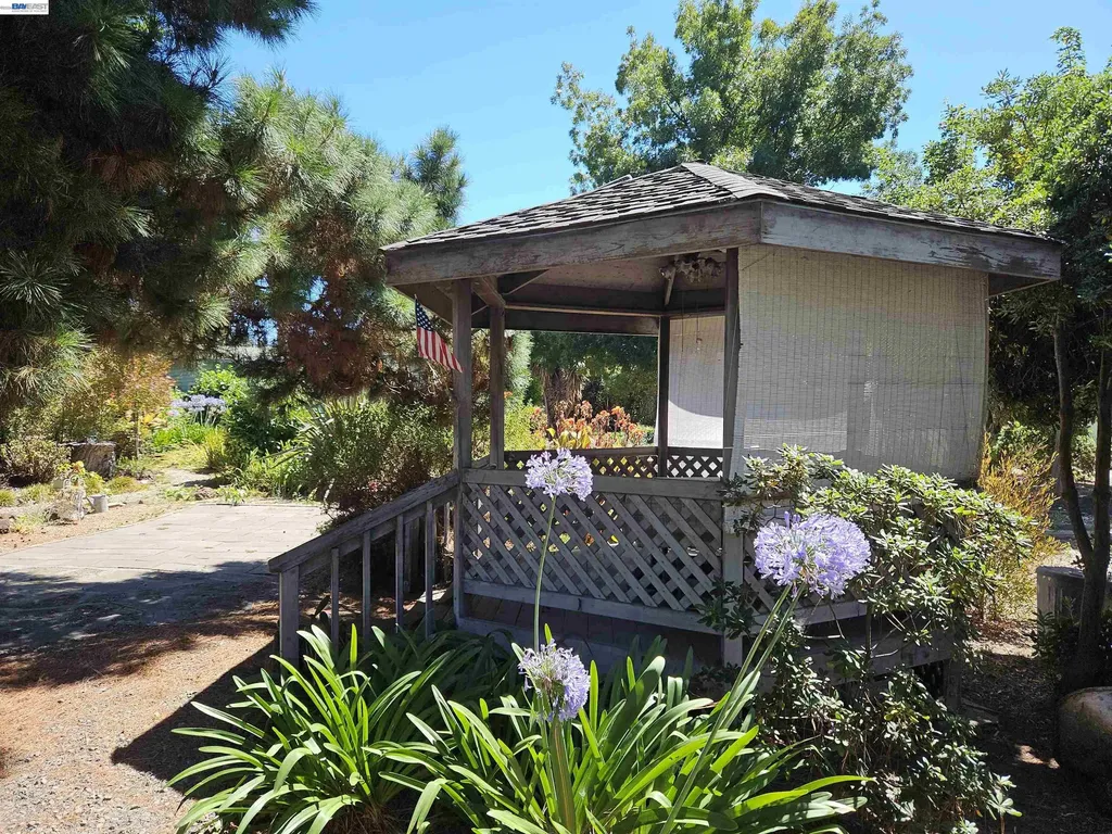 770 Grove Way Hayward CA 94541