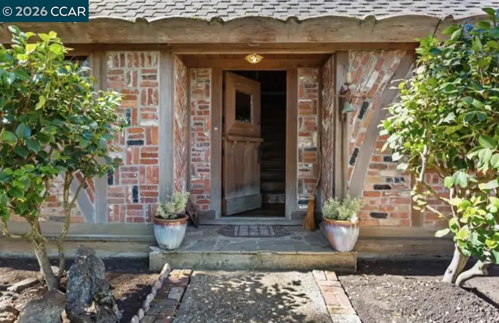 10 El Rincon Orinda CA 94563