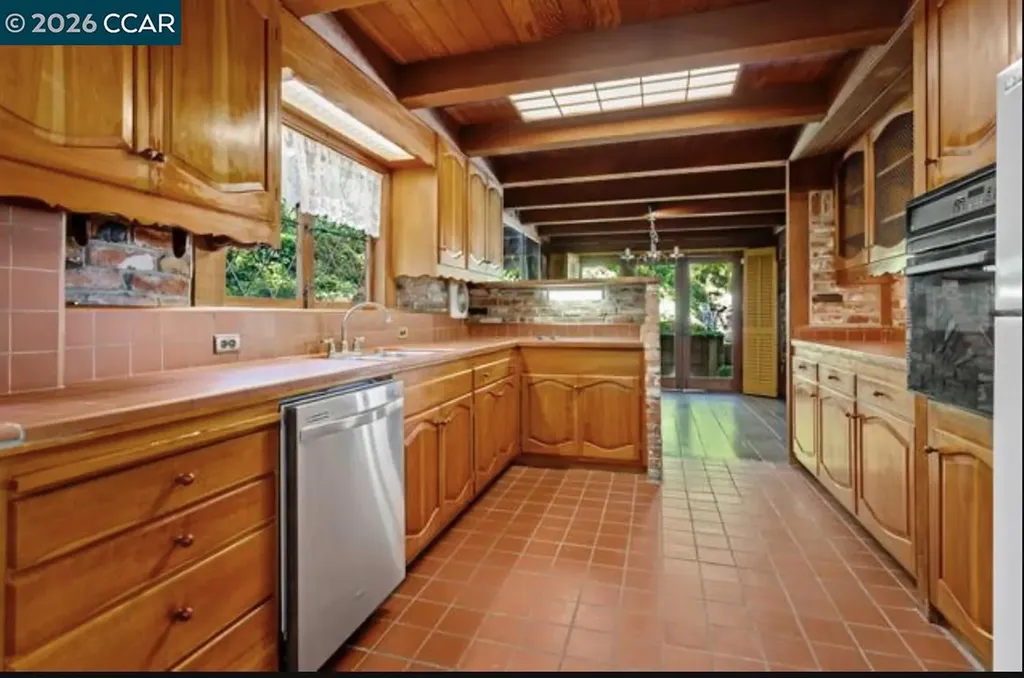 10 El Rincon Orinda CA 94563