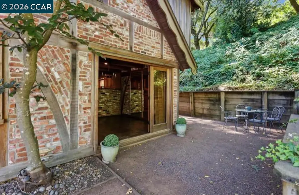 10 El Rincon Orinda CA 94563