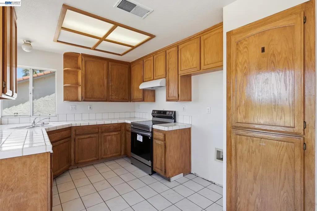 9 Beechwood Court Pittsburg CA 94565