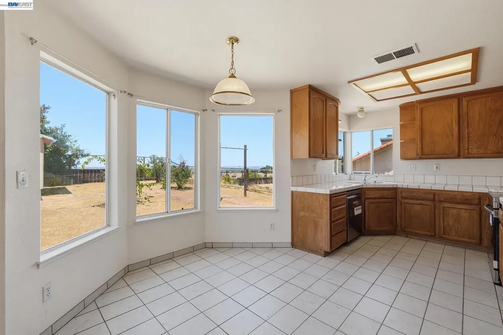 9 Beechwood Court Pittsburg CA 94565
