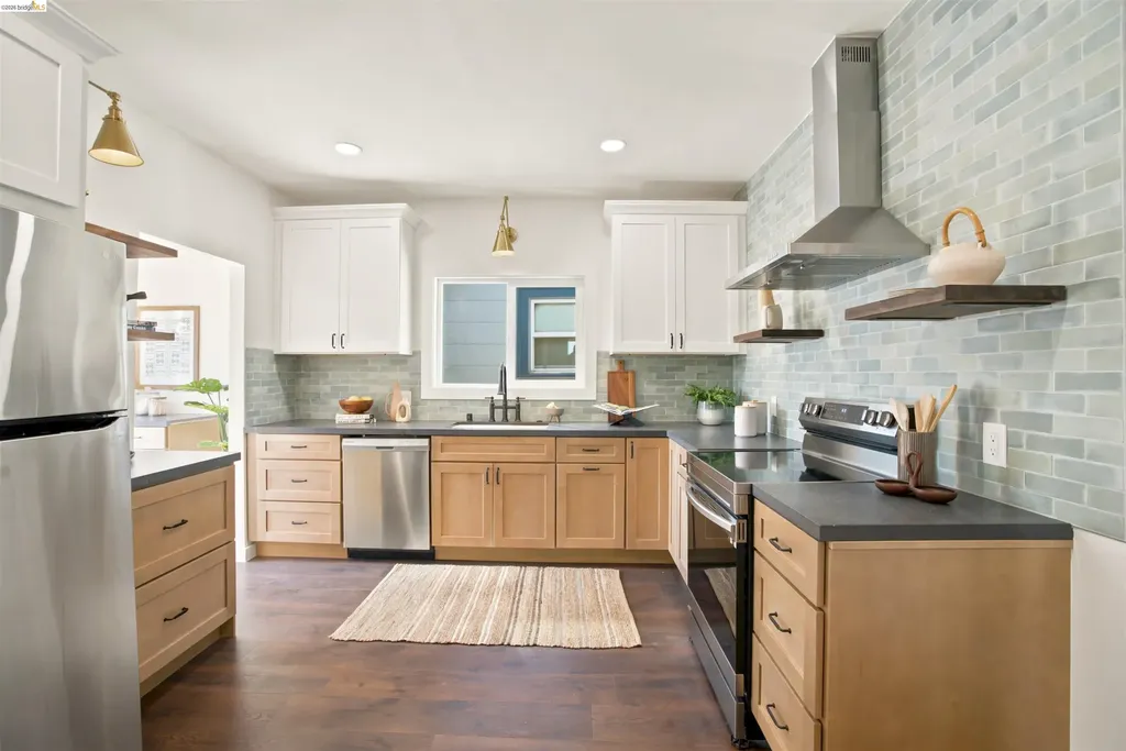 4205 West Street Oakland CA 94608