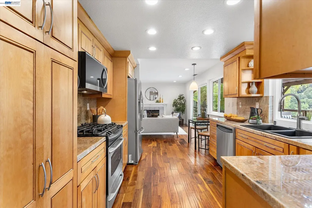 19252 Masterson Place Castro Valley CA 94552