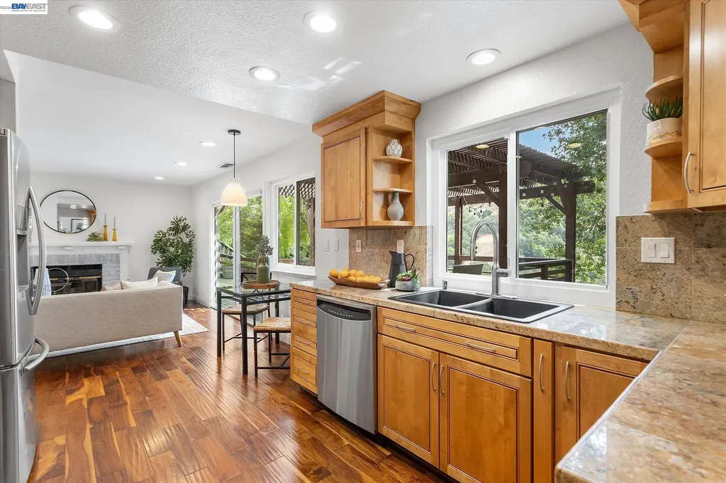 19252 Masterson Place Castro Valley CA 94552
