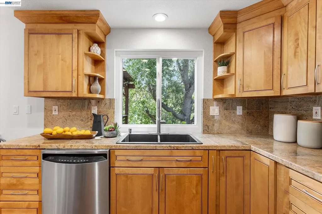19252 Masterson Place Castro Valley CA 94552