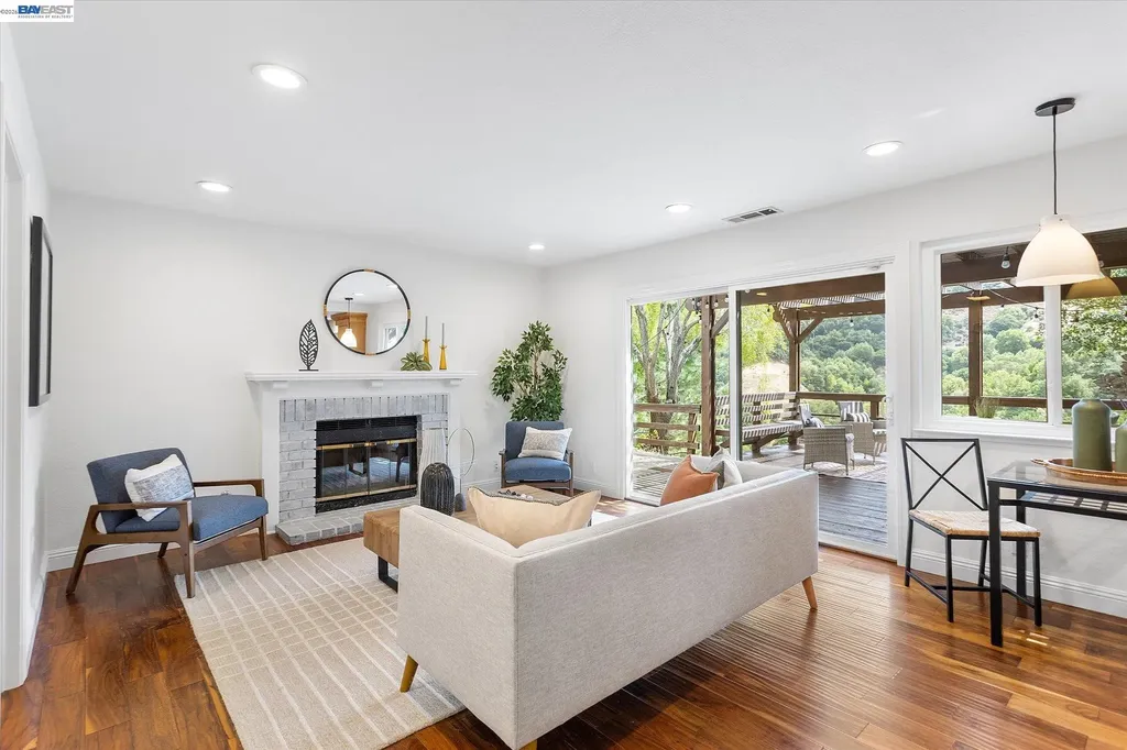 19252 Masterson Place Castro Valley CA 94552