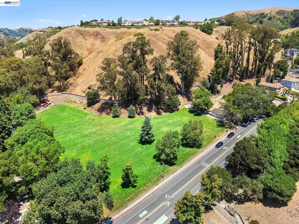 19252 Masterson Place Castro Valley CA 94552