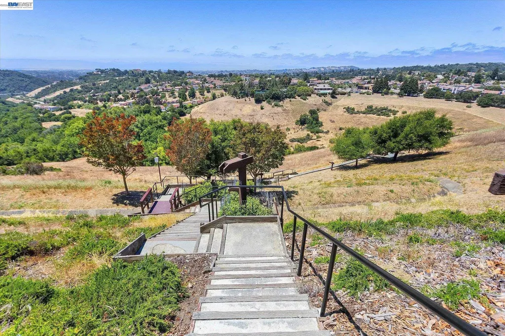 19252 Masterson Place Castro Valley CA 94552