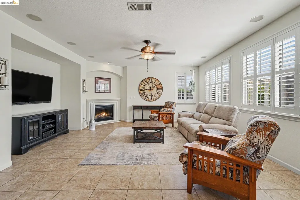 106 Little Ranch Oakley CA 94561