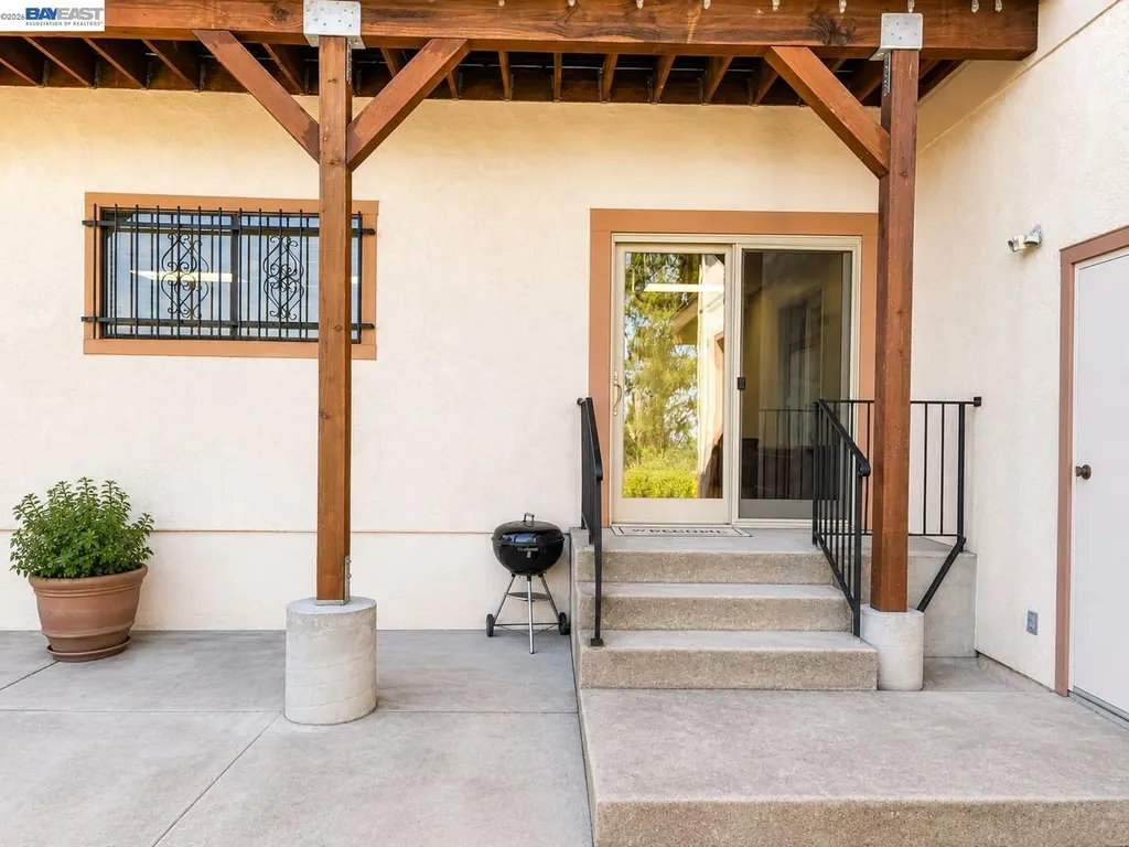6727 Sunnyslope Avenue Castro Valley CA 94552