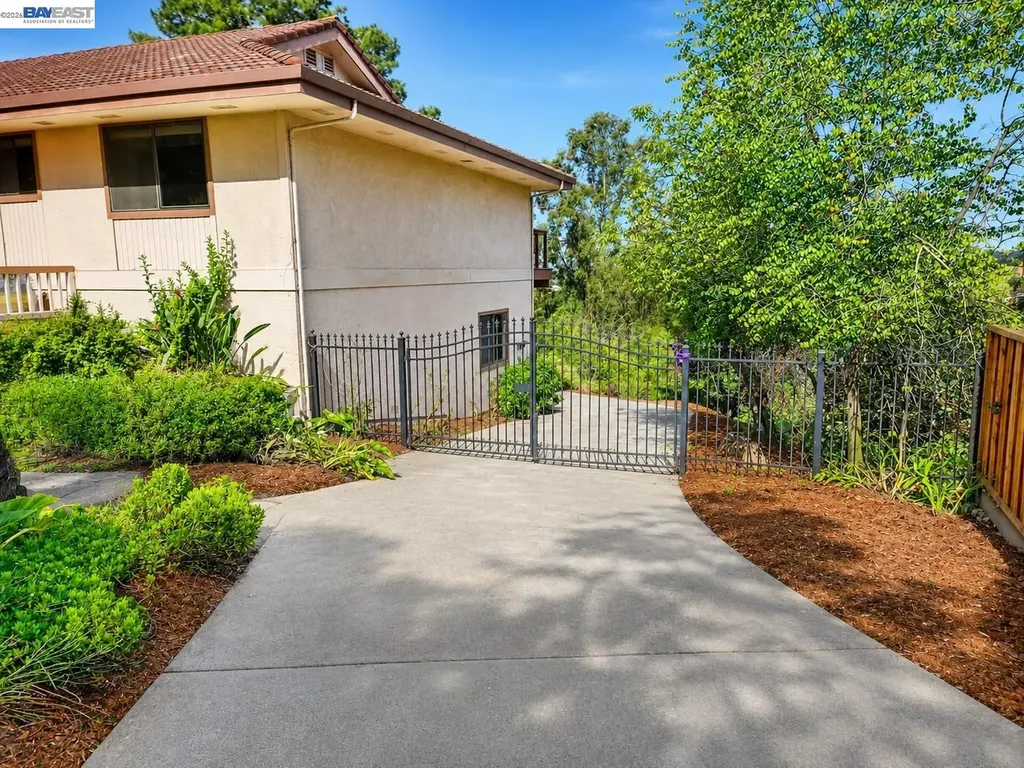 6727 Sunnyslope Avenue Castro Valley CA 94552