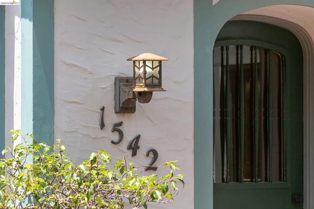 1542 Hawthorne Terrace Berkeley CA 94708