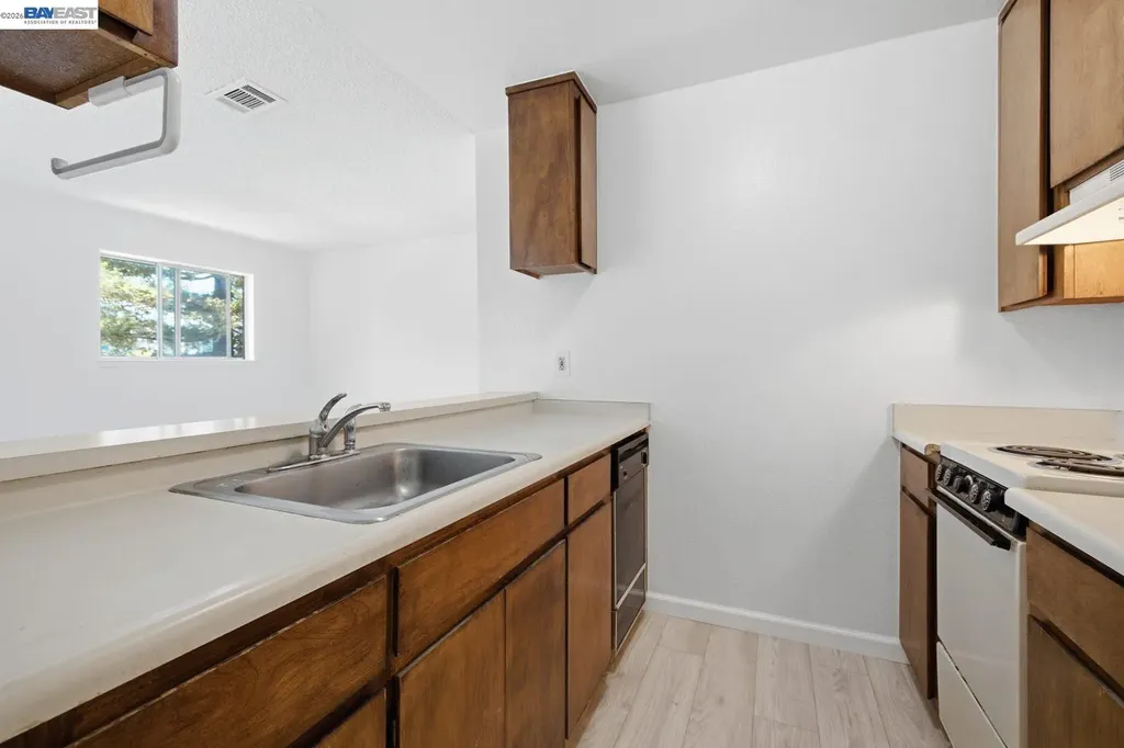 620 River Oak Way Hayward CA 94544