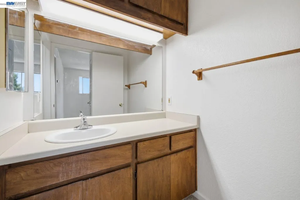 620 River Oak Way Hayward CA 94544