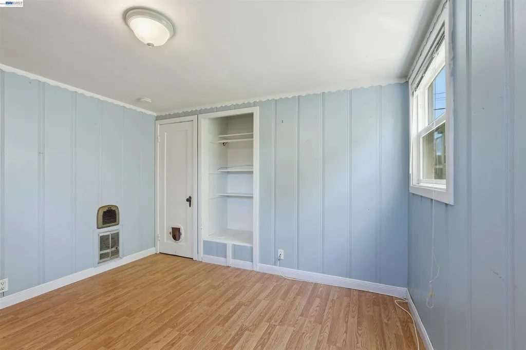 1095 Peach Street Alameda CA 94501