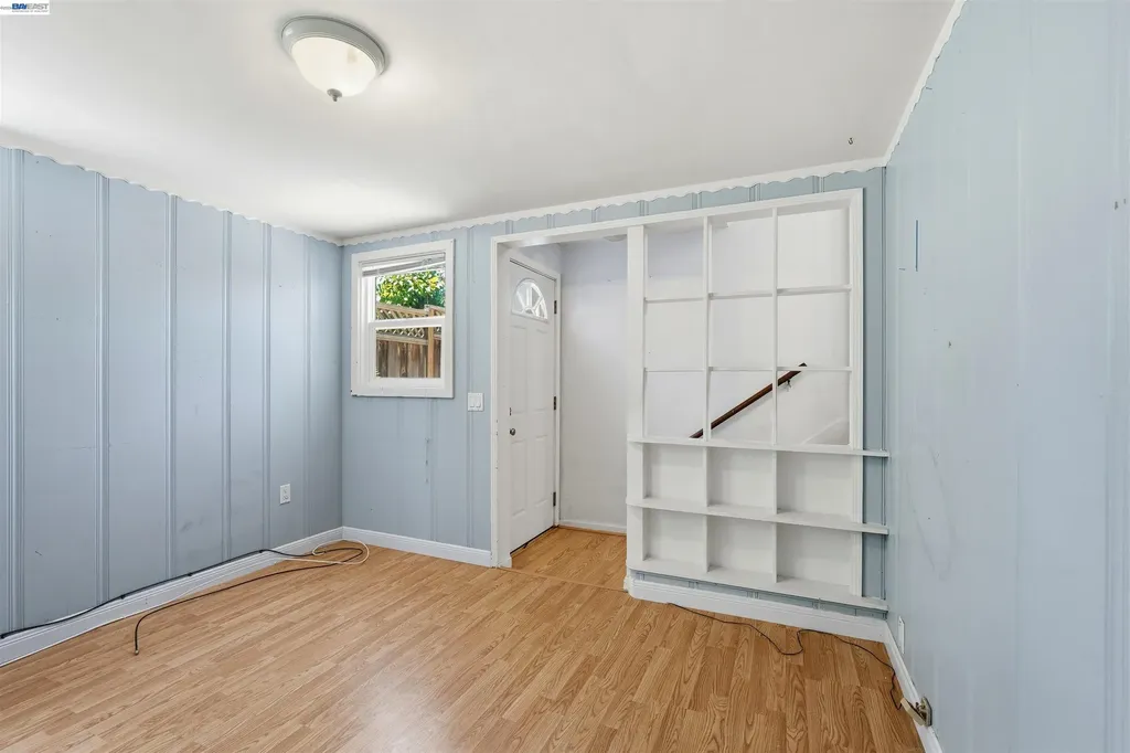 1095 Peach Street Alameda CA 94501
