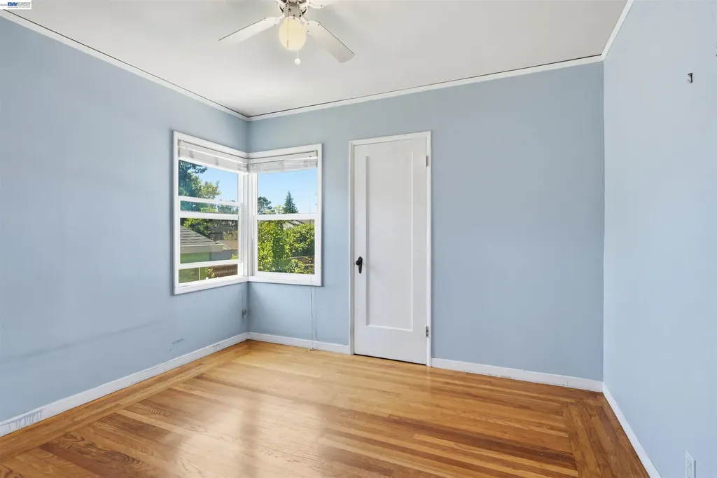 1095 Peach Street Alameda CA 94501