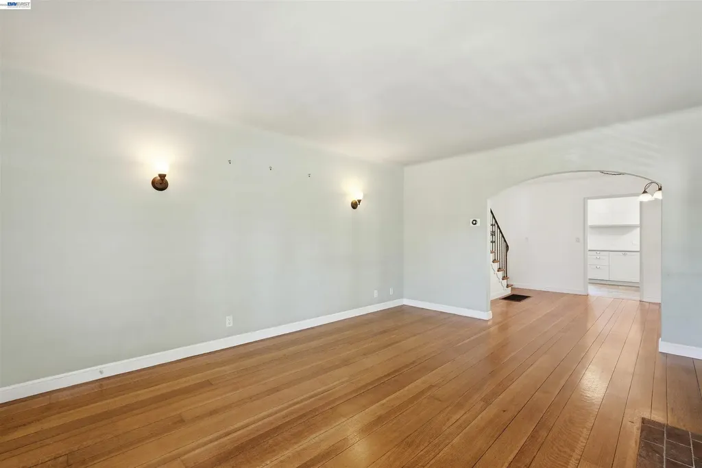1095 Peach Street Alameda CA 94501
