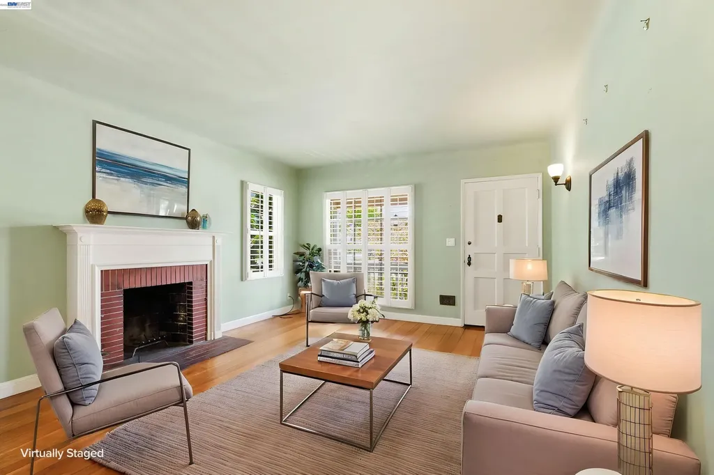 1095 Peach Street Alameda CA 94501