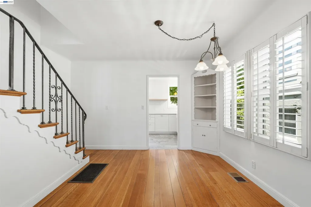 1095 Peach Street Alameda CA 94501