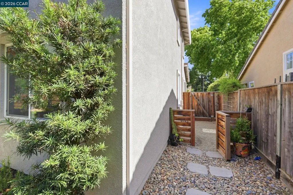 2037 Newton Brentwood CA 94513