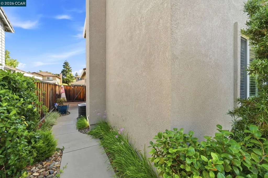 2037 Newton Brentwood CA 94513