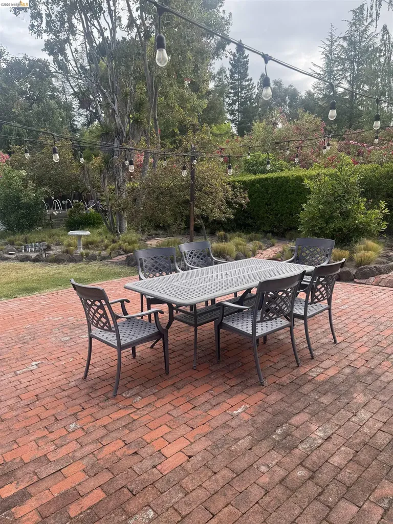 890 Hawthorne Drive Walnut Creek CA 94596