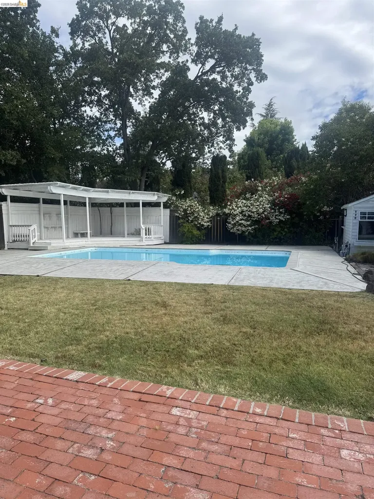 890 Hawthorne Drive Walnut Creek CA 94596