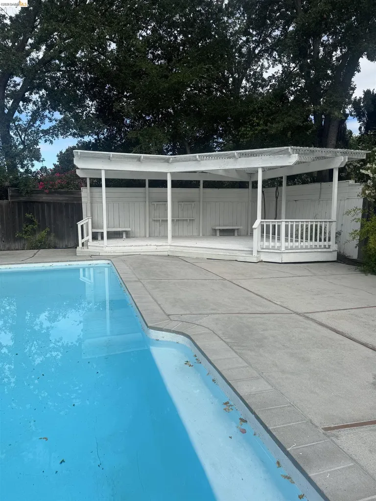 890 Hawthorne Drive Walnut Creek CA 94596