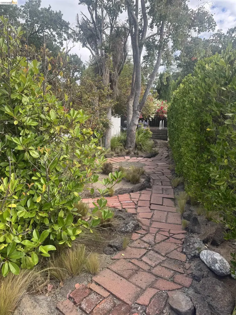 890 Hawthorne Drive Walnut Creek CA 94596