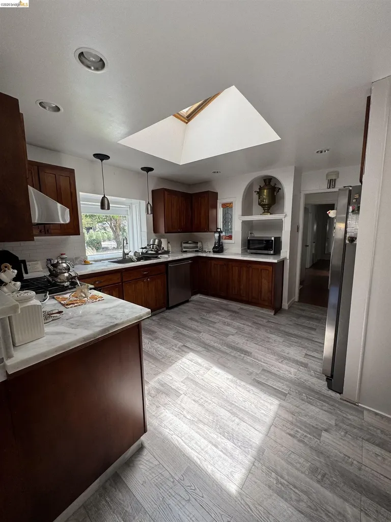890 Hawthorne Drive Walnut Creek CA 94596