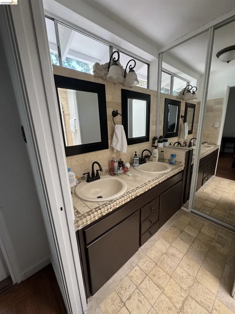 890 Hawthorne Drive Walnut Creek CA 94596