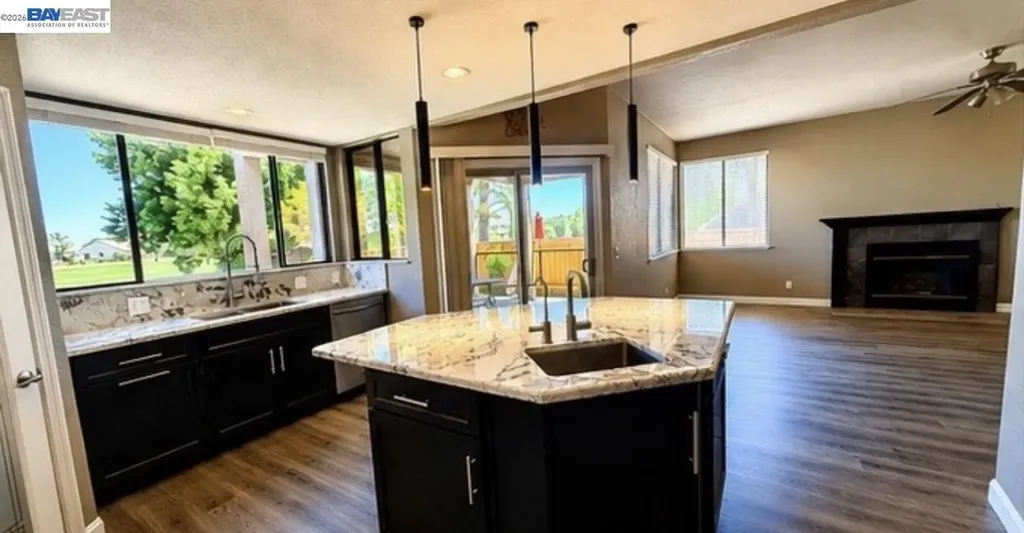 1915 Edgeview Way Discovery Bay CA 94505
