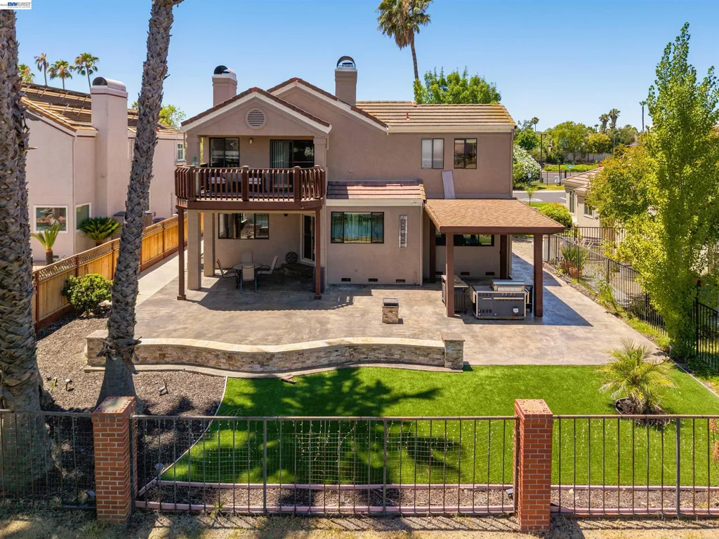 1915 Edgeview Way Discovery Bay CA 94505