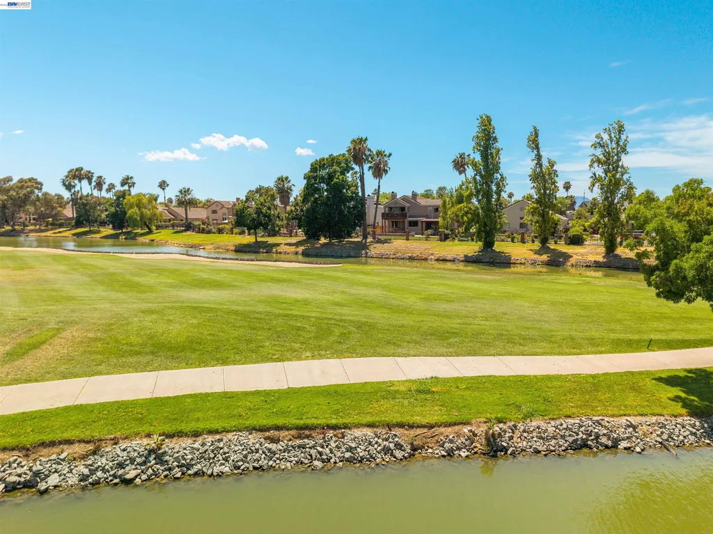1915 Edgeview Way Discovery Bay CA 94505