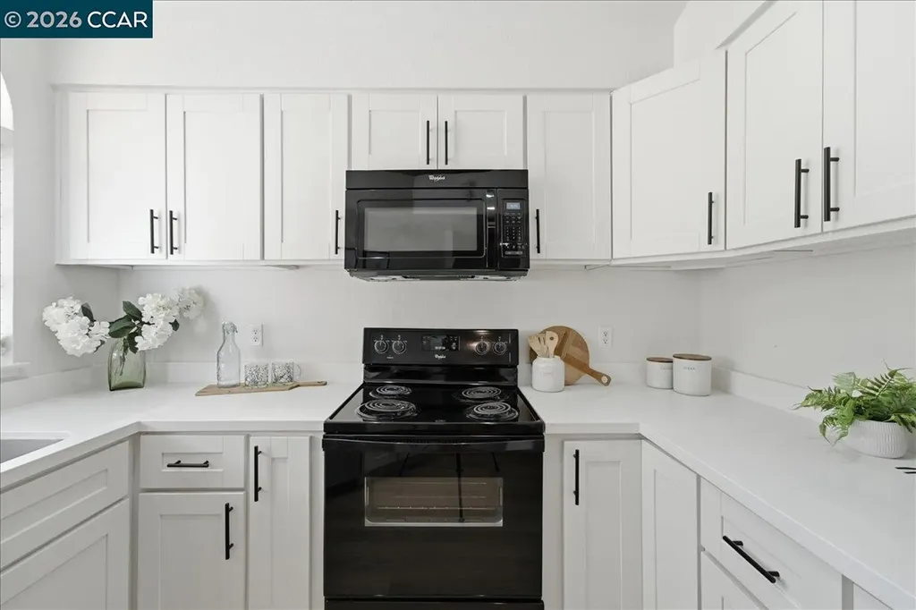 1110 Devonwood Hercules CA 94547