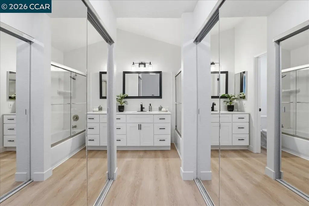1110 Devonwood Hercules CA 94547