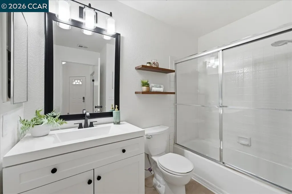 1110 Devonwood Hercules CA 94547