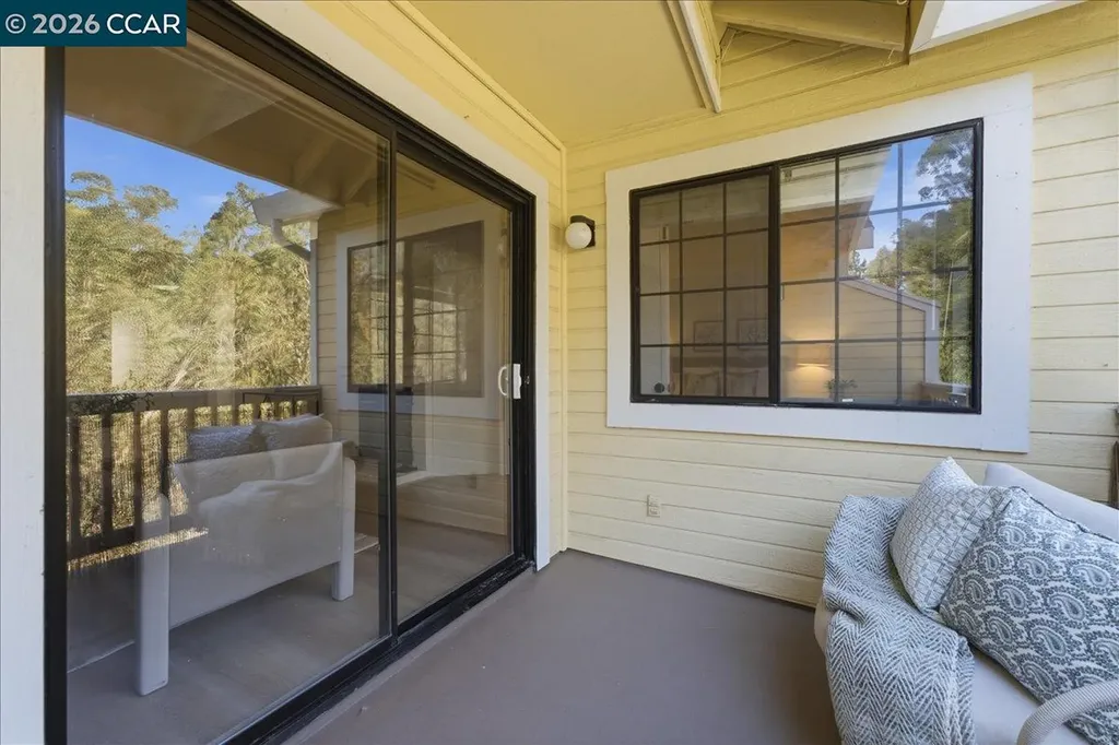 1110 Devonwood Hercules CA 94547