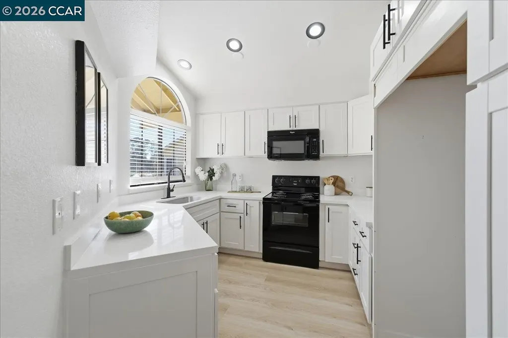 1110 Devonwood Hercules CA 94547