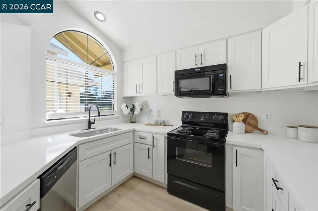 1110 Devonwood Hercules CA 94547