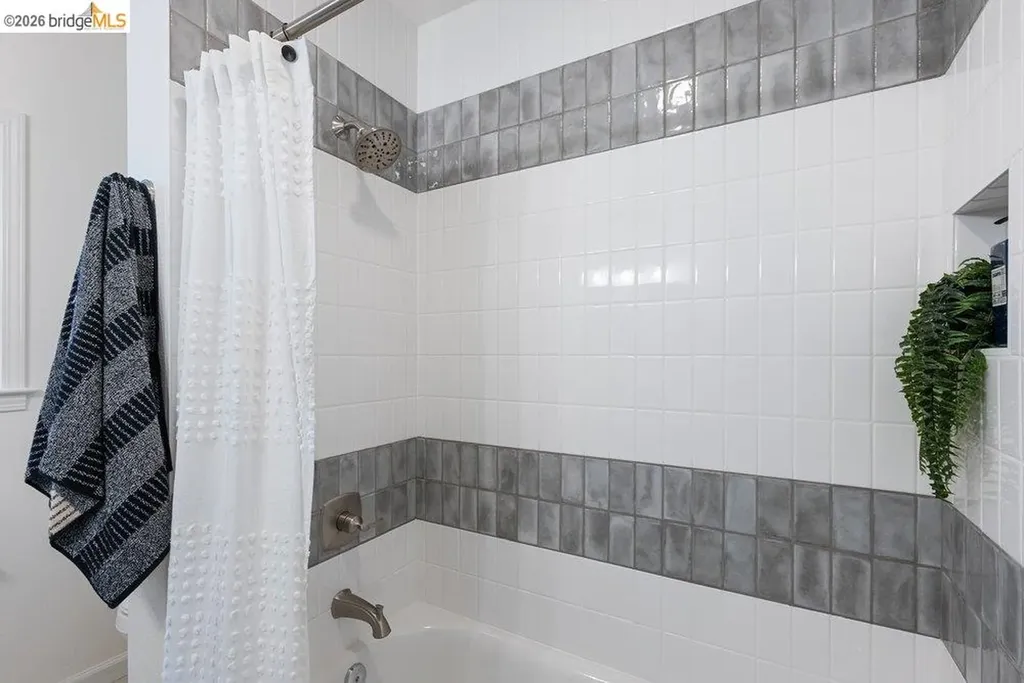 3311 Kingsland Avenue Oakland CA 94619