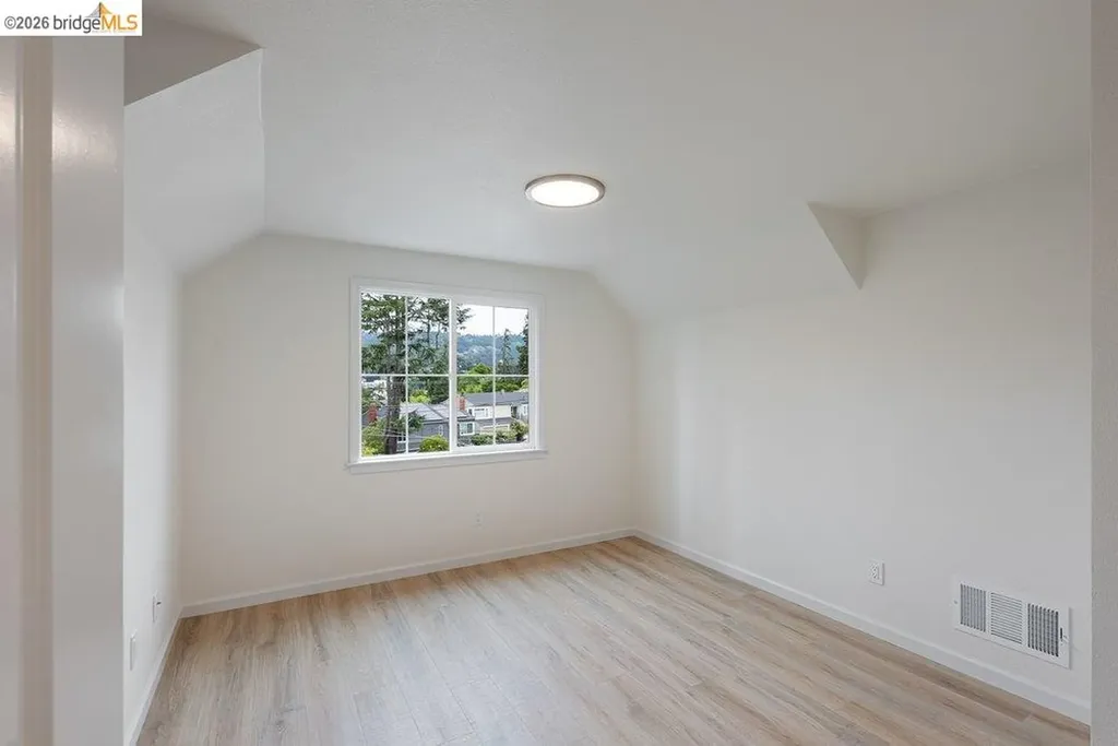 3311 Kingsland Avenue Oakland CA 94619